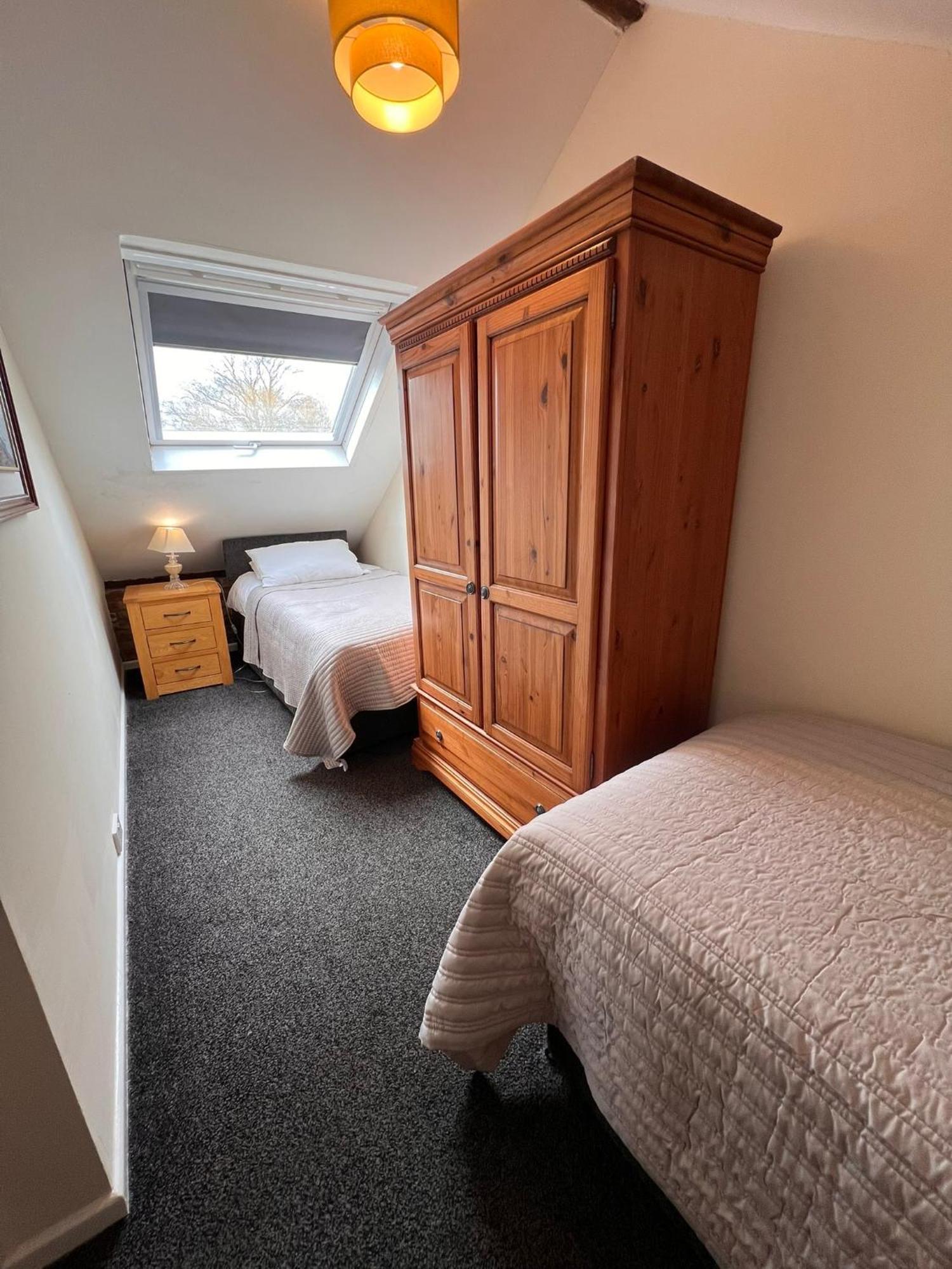 Hunston Mill Self Catering Dog Stay For Free ชิชิสเตอร์ ภายนอก รูปภาพ